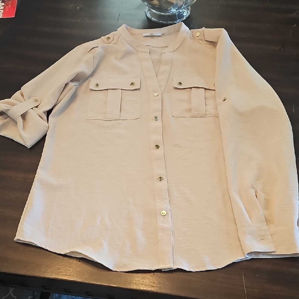 Never Worn Light Pink Button-Up Calvin Klien Blouse Size M